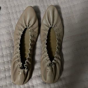 See By Chloe Jane scalloped flats size 39 1/2 tan.